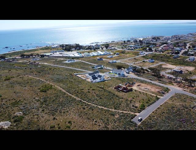 821M² VACANT LAND FOR SALE IN BRITANNICA HEIGHTS